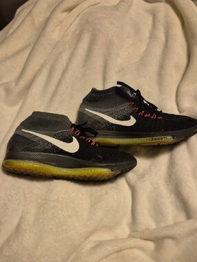 Nike Black White Flyknit Running Shoes with Yellow Sole